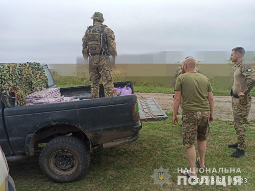 Поліцейські офіцери Дніпропетровщини продовжують доправляти допомогу на фронт