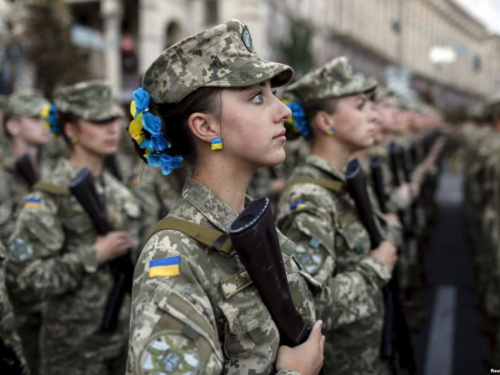 В Україні створюють реєстр жінок-військовозобов`заних