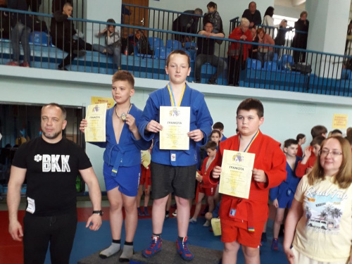Вихованці криворізької ДЮСШ №2 вибороли 15 медалей на чемпіонаті області з боротьби самбо