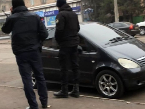 Мольбами активистов: в Кривом Роге водителей штрафуют за неправильную парковку (фото)
