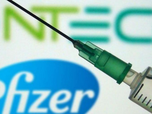 Велика Британія першою схвалила використання вакцини від коронавірусу Pfizer і BioNTech