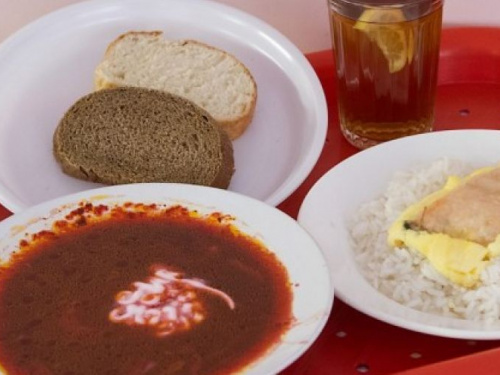 В Кривом Роге более 80% родителей недовольны качеством питания в школах, - соцопрос