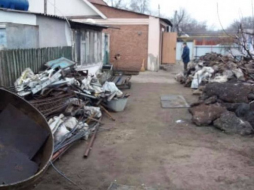 В Кривом Роге в незаконном пункте приема правоохранители изъяли 18 тонн металлолома