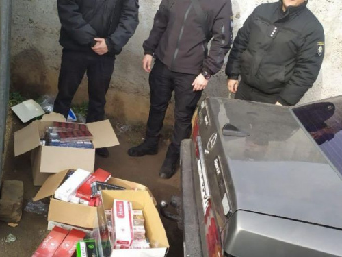 В Кривом Роге правоохранители изъяли 3 тысячи пачек контрафактных сигарет