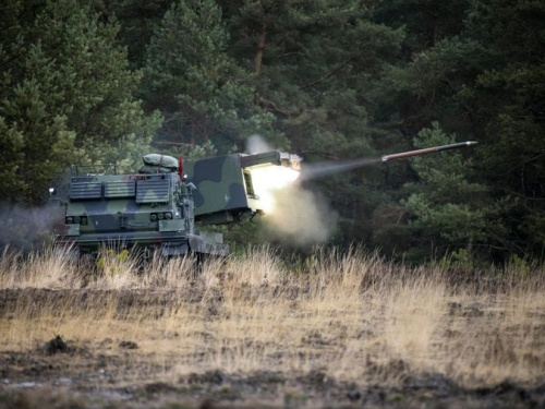 Німеччина передала Україні три РСЗВ Mars II і додаткові гаубиці — міністерка оборони