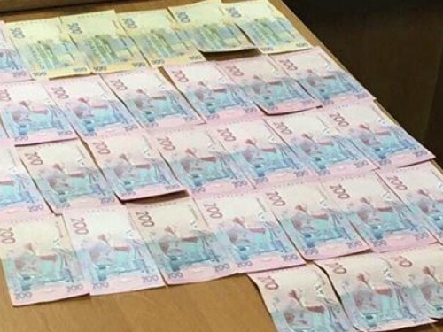 Криворожанин пытался подкупить копа взяткой в 15 тысяч гривен (ФОТО)