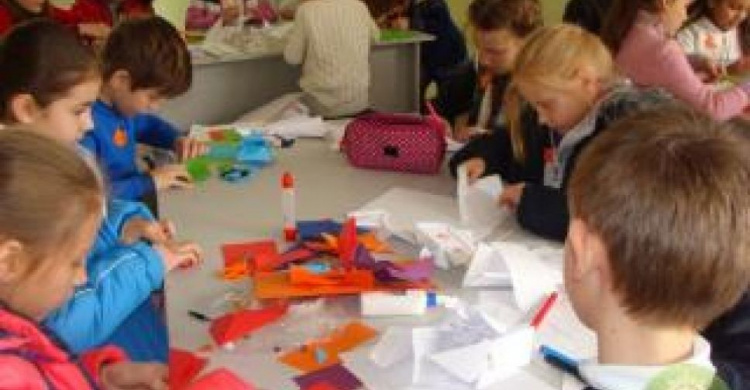 Криворожане упражнялись в изготовлении оригами по случаю года Японии в Украине (ФОТО)