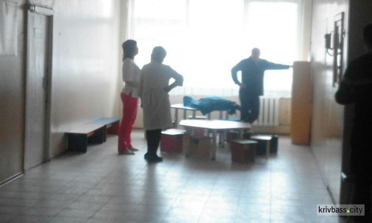 В Кривом Роге в одной из поликлиник города создали детский уголок (фото)