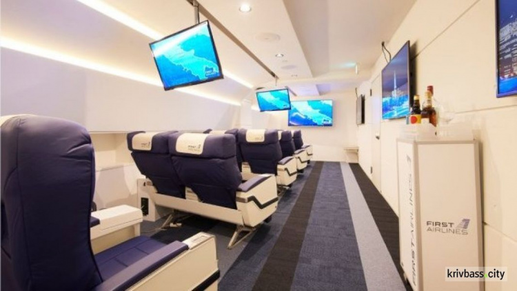 В Японии открыли виртуальный ресторан-самолет для тех, кто боится летать (ФОТО+ВИДЕО)