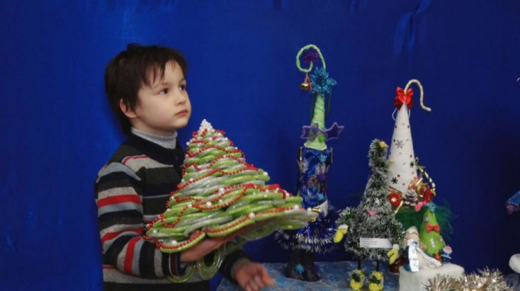 В Кривом Роге состоялся конкурс на лучшую новогоднюю игрушку «хенд-мейд» (фото)
