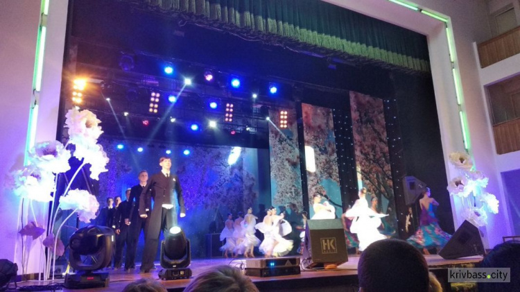 Твори добро: в Кривом Роге прошел благотворительный концерт для сбора средств на операцию видеооператора (фото)