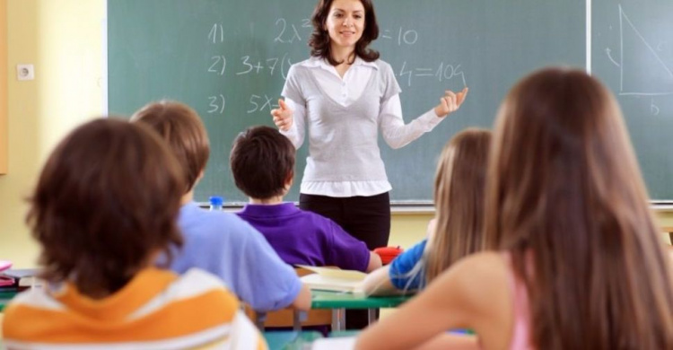 МОН Украины планирует обязать будущих учителей проходить интернатуру