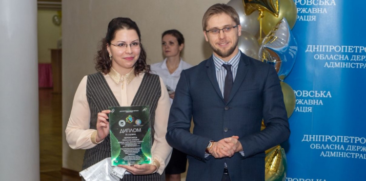 Лучшим молодым ученым Днепропетровщины вручили награды (фото)