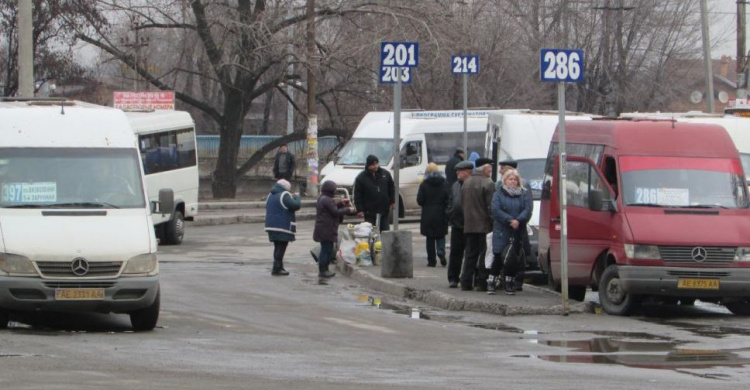 Жители Кривого Рога требуют пустить "дачный" автобус