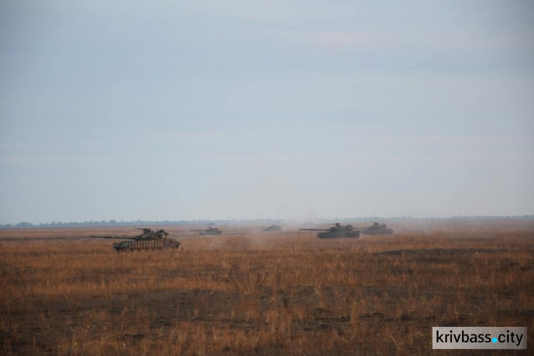 17-я танковая бригада из Кривого Рога учится обороняться, наступать и сдерживать противника (ФОТО)