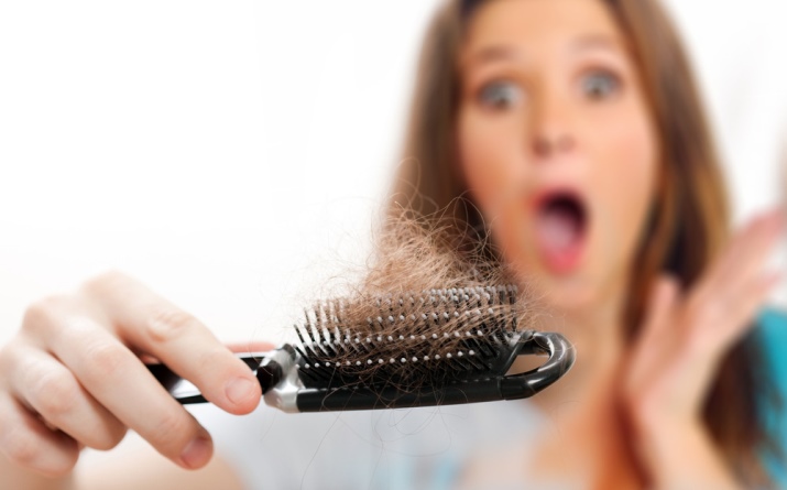 Випадає волосся навесні: причини і методи боротьби за пишні кучері