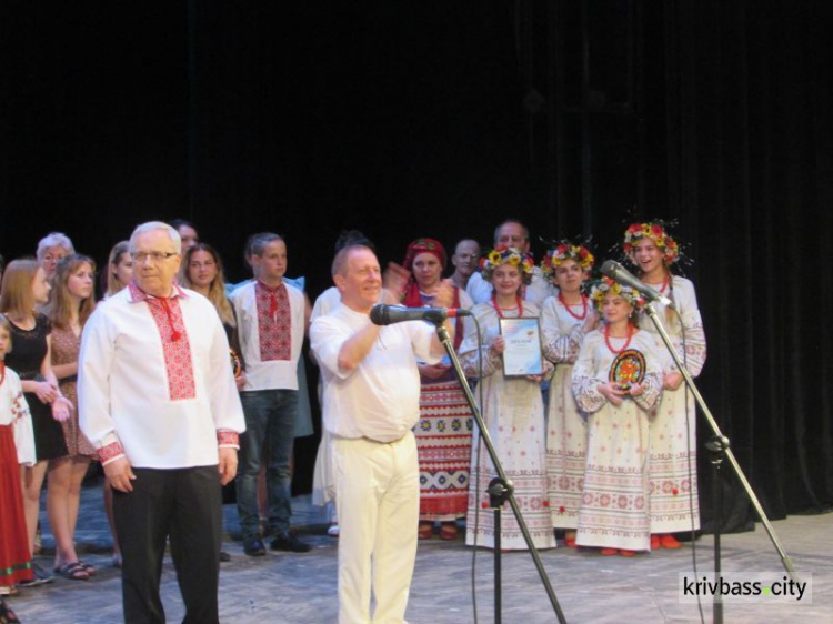 Голосистые пенсионерки из села в Волынской области перепели всех на фестивале народного творчества в Кривом Роге (фото)