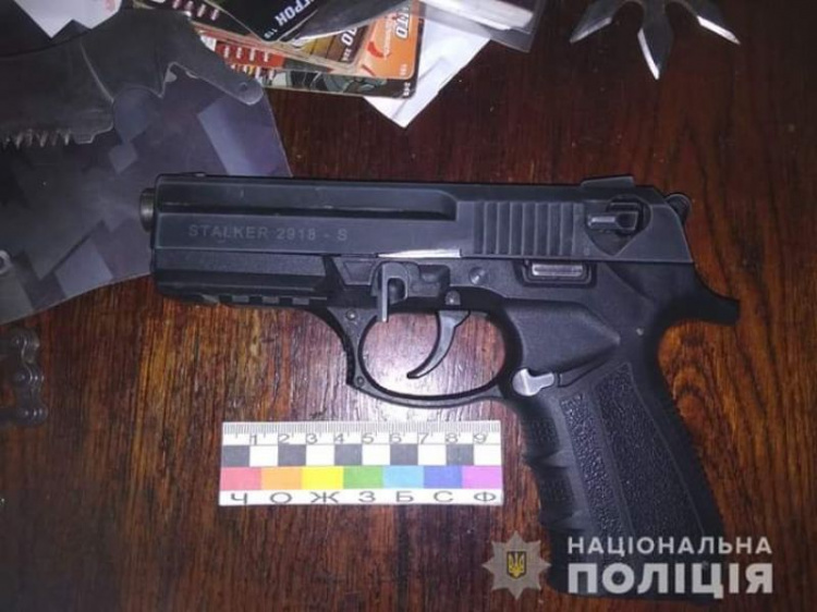 На Днепропетровщине подросток из пистолета застрелил соседа