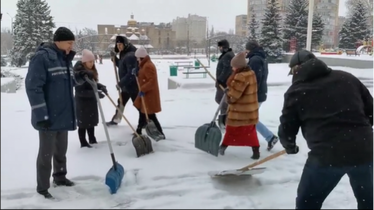 #Лови_лопату - сніговий челендж для мешканців міста