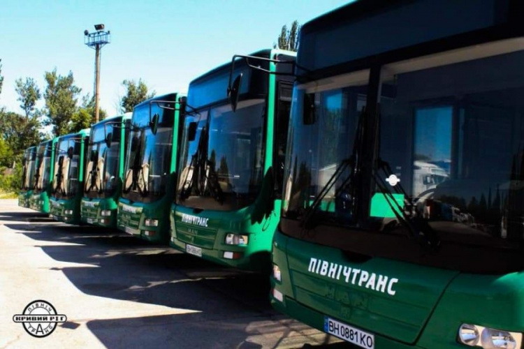 В Кривом Роге частное предприятие  выпускает на маршрут  большие автобусы (фото)