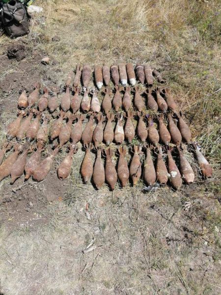 Снова опасные предметы: недалеко от Кривого Рога местный житель обнаружил целый арсенал