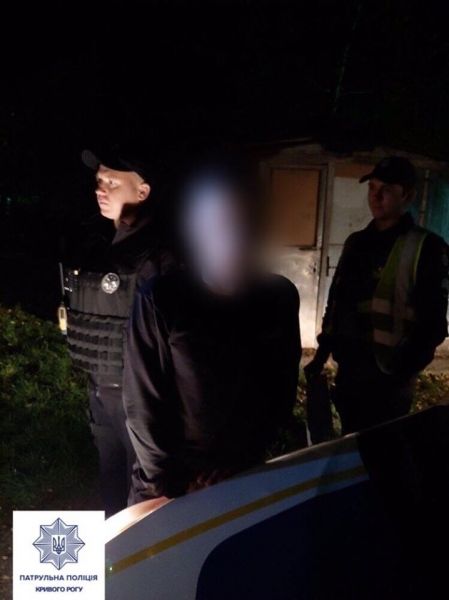 В Кривом Роге задержали двоих мужчин за разбойное нападение с оружием (фото)