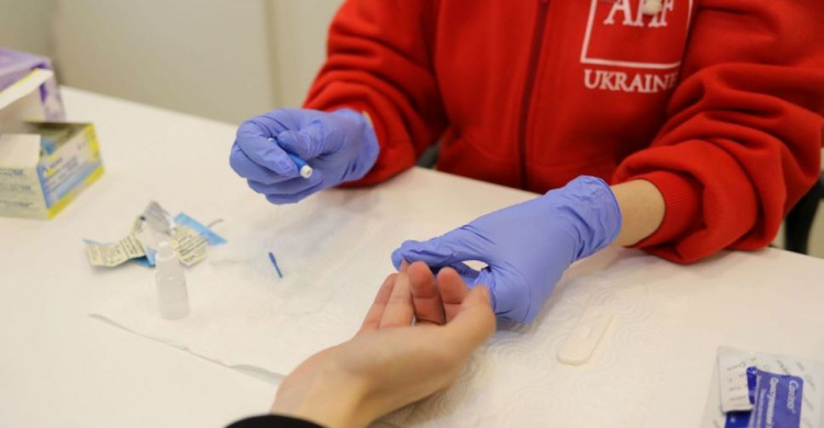 В Кривом Роге при поддержке Корпуса Мира открыли кабинет быстрого тестирования на ВИЧ