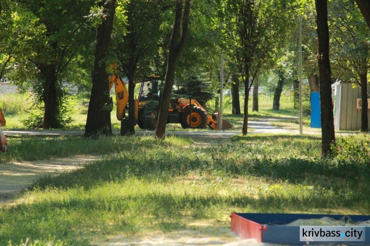 Фотофакт: как ремонтируют парк Гданцевский в Кривом Роге (бывший Комсомольский)
