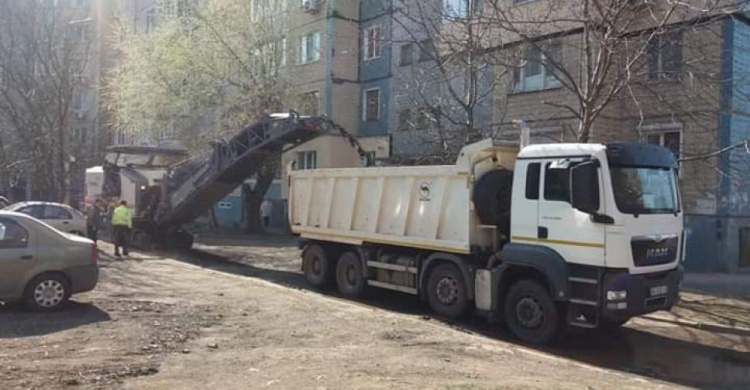 В Долгинцевском районе Кривого Рога стартовали ремонтные работы автодорог (фотофакт)