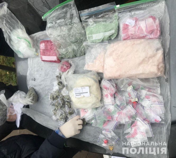 Наркотики на 25 миллионов гривен: Нацполиция накрыла синдикат наркоторговцев, среди которых жители Днепропетровщины (фото, видео)
