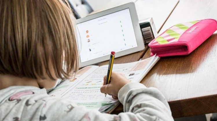 Більшість дітей з окупованих територій проходять онлайн навчання у Криворізьких та Дніпровських школах