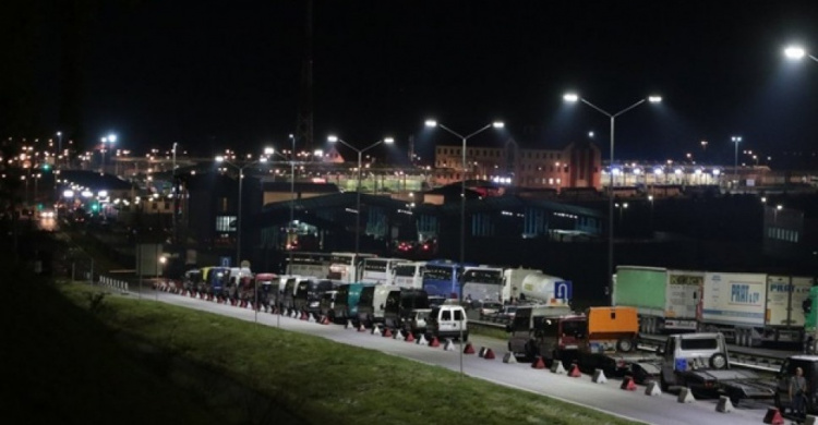 Безвиз в действии: сколько украинцев пересекли границу ЕС и скольким отказали во въезде