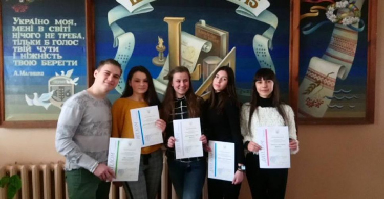 Школьники Кривого Рога показали себя знатоками иностранных языков на всеукраинской олимпиаде