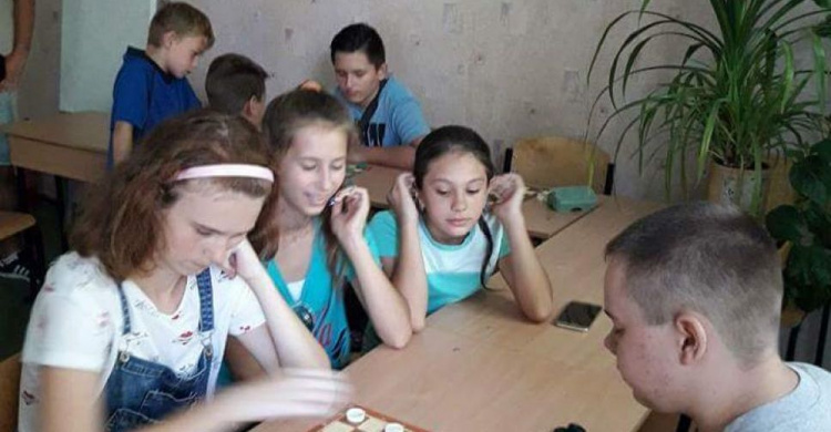 Летние каникулы продолжаются: в Кривом Роге рассказали, как организован досуг детей при школах (ФОТО)