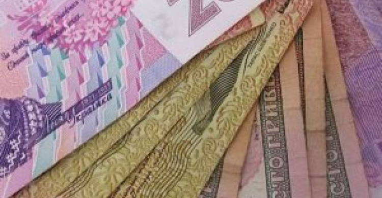 Антирейтинг: кто в Днепропетровской области самый большой должник по зарплате (ИНФОГРАФИКА)
