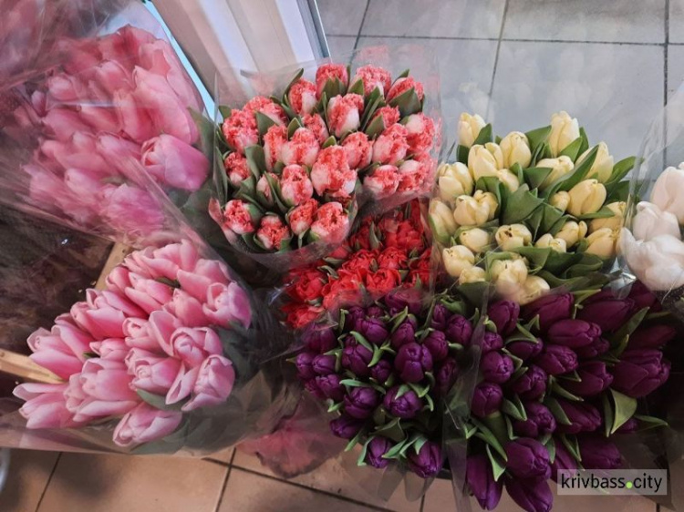 Сколько будут стоить тюльпаны и розы 8 марта в Кривом Роге?