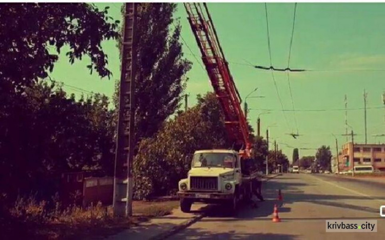 В Терновском районе Кривого Рога проводится капремонт линий наружного освещения (ФОТО)