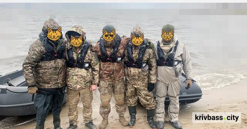 Для збереження життя захисників на воді: Метінвест передав морським піхотинцям 500 рятувальних жилетів