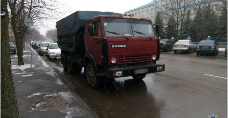Патрульные Кривого Рога задержали грузовик с нелегальным металлоломом (ФОТО)
