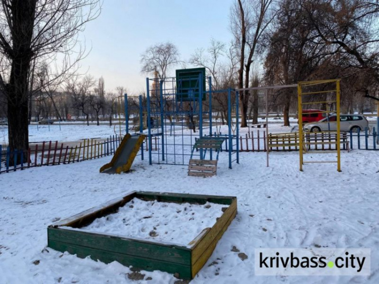 Більше 300 тисяч гривень витратять на утримання дитячих майданчиків у Металургійному районі