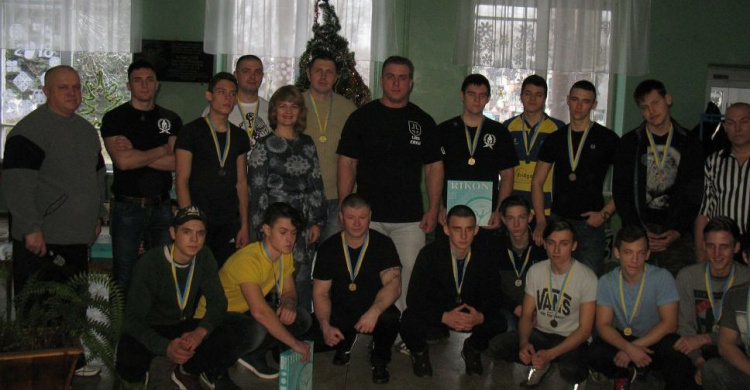 В Терновском районе Кривого Рога состоялись рождественские соревнования по армспорту (ФОТО)