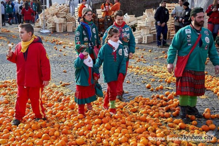 В Италии прошло  "апельсиновое побоище" (ФОТО+ВИДЕО)
