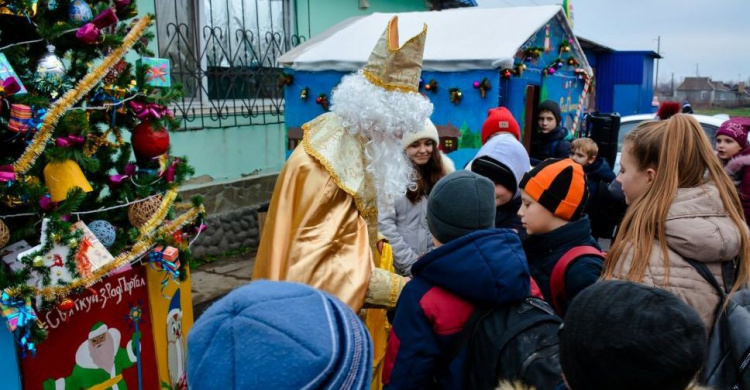 Під Кривим Рогом Святий Миколай у власній приймальні прийняв понад 300 дітей