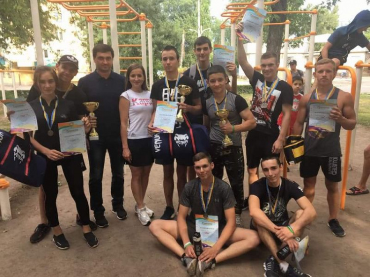 Названы победители: в Кривом Роге прошли соревнования по Street Workout (ФОТО)