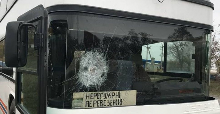 В Кривом Роге неизвестные побили автобусы, едущие в Киев на митинг
