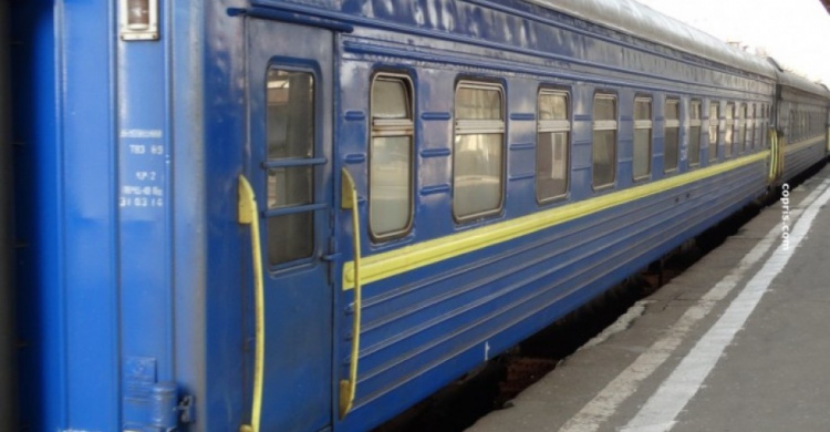 Поезд Кривой Рог – Москва сбил 27-летнюю девушку