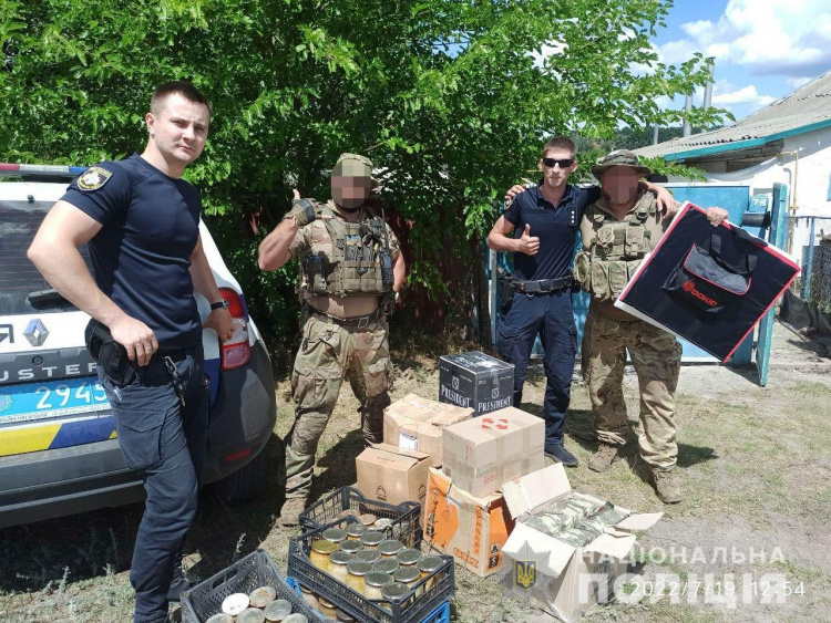 На Дніпропетровщині правоохоронці продовжують допомагати військовим