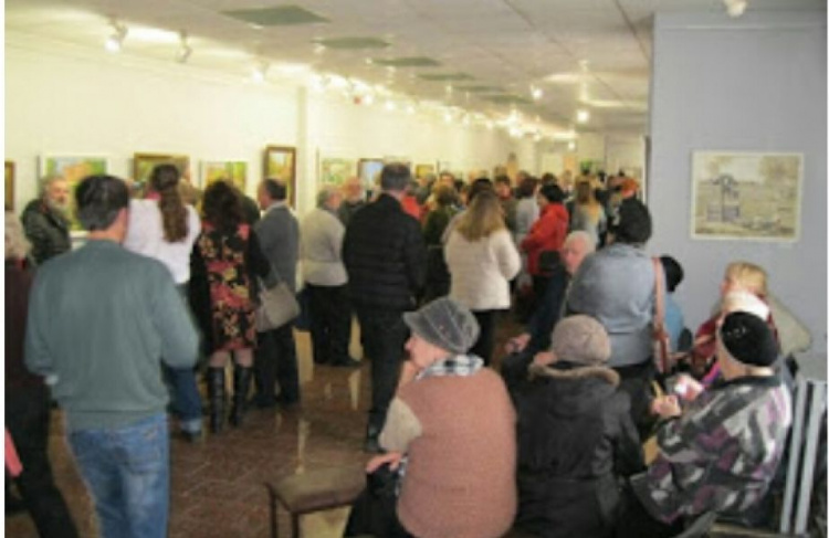 Открылась юбилейная выставка криворожского художника "От струн души - мелодия палитры" (ФОТО)