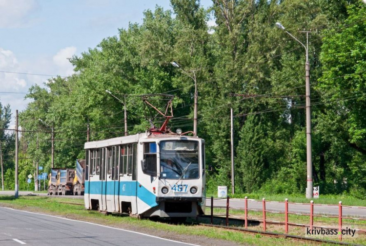 В Кривом Роге у трамвая на ходу отказали тормоза, от трагедии спасло лишь чудо, – очевидцы