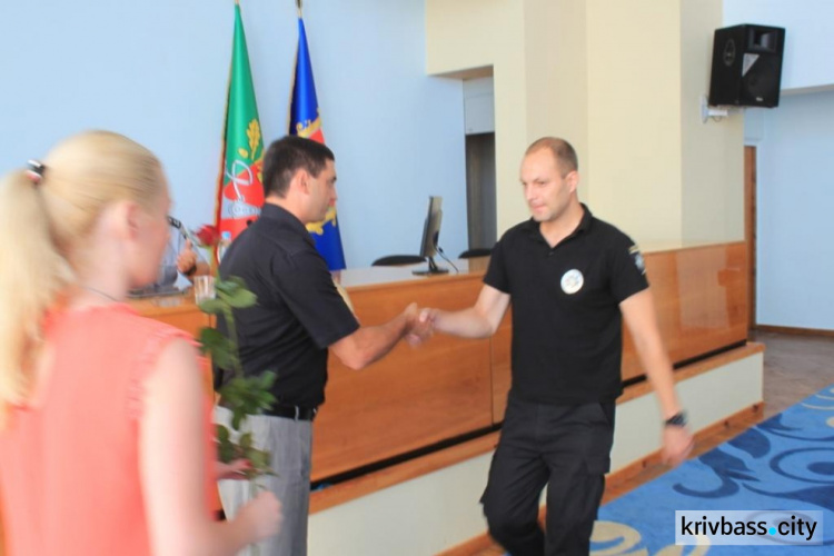 Полиция Кривого Рога принимает поздравления в свой профессиональный праздник (ФОТО)